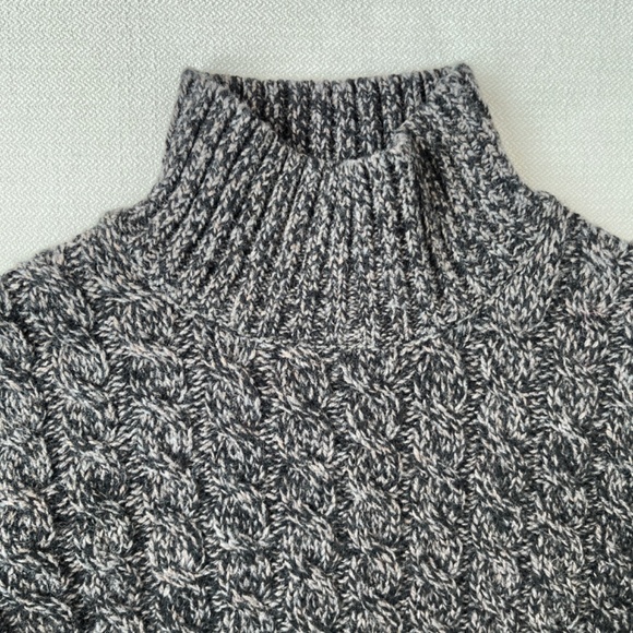 Tahari (S) wool-blend ombré mock neck sweater in grey & black. - Picture 3 of 16